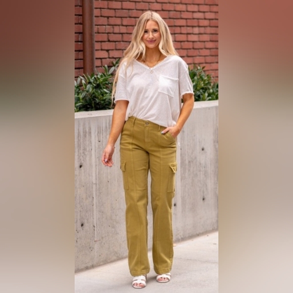 Judy Blue Denim - Judy Blue High Rise Cargo Straight-Leg Jean in Matcha Green Size 7/28 NWT